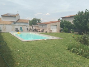 Appartement T1 28 m2 avec jardin et accès piscine